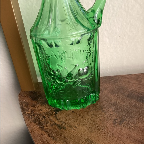 Vintage 1969 crownford china green glass bottle 7 oz grandma’s dressing - Picture 3 of 3